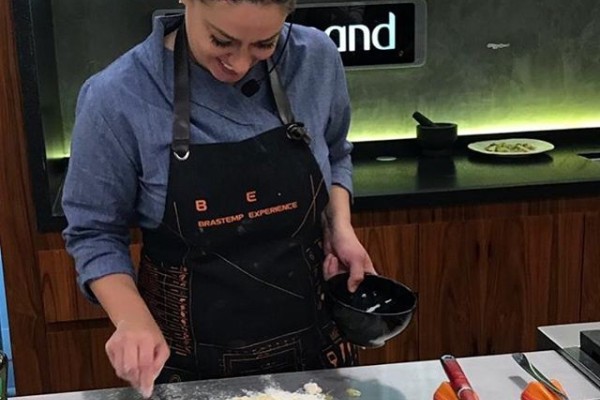 Brastemp escolhe a ga&uacute;cha Maria Antonia Russi para campanha  Be Our Chef em S&atilde;o Paulo
